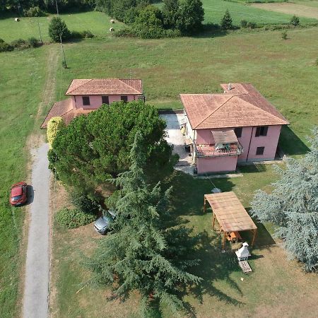 Agriturismo La Praduscella Фивиццано Экстерьер фото