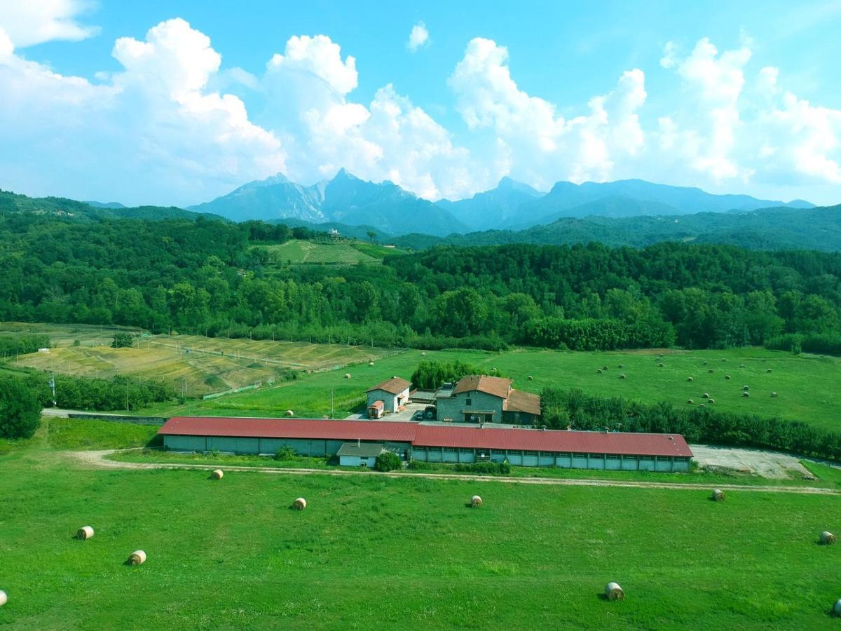 Agriturismo La Praduscella Фивиццано Экстерьер фото