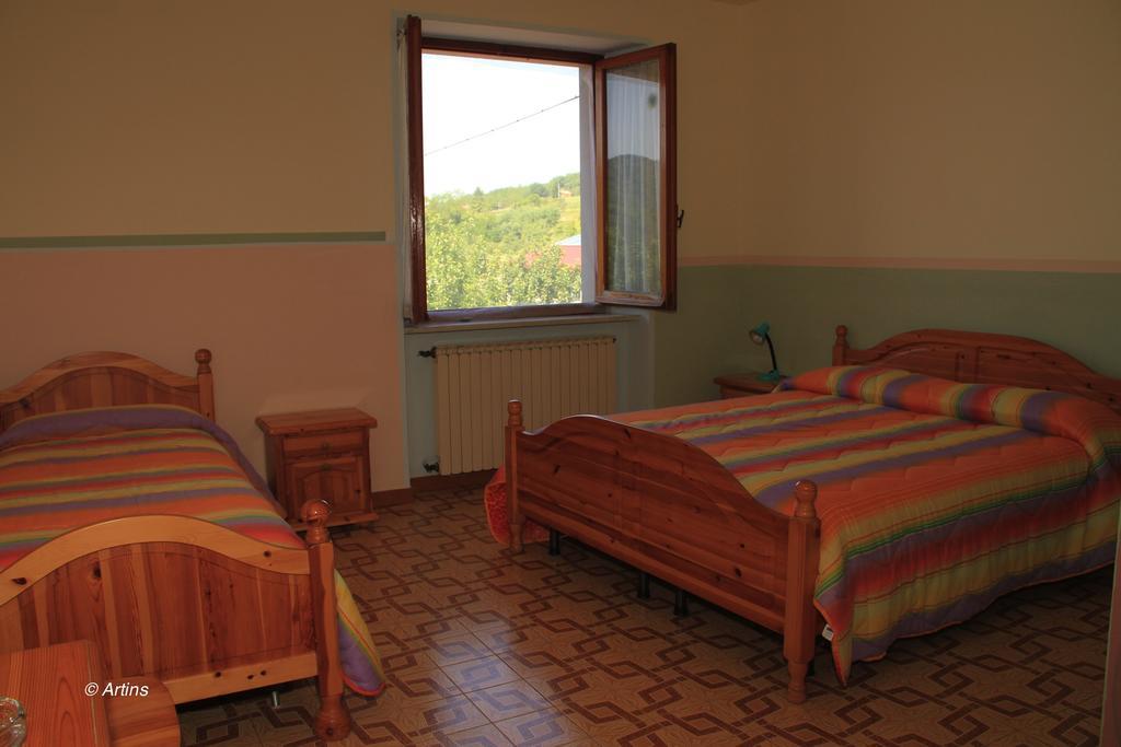 Agriturismo La Praduscella Фивиццано Номер фото
