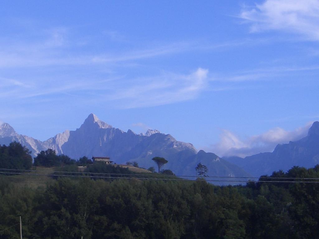 Agriturismo La Praduscella Фивиццано Экстерьер фото