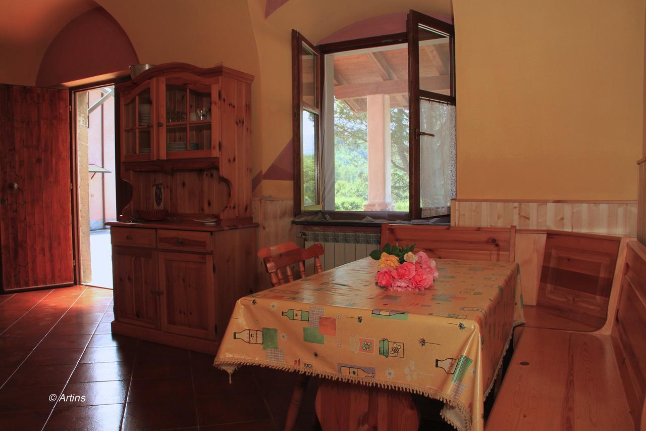 Agriturismo La Praduscella Фивиццано Экстерьер фото